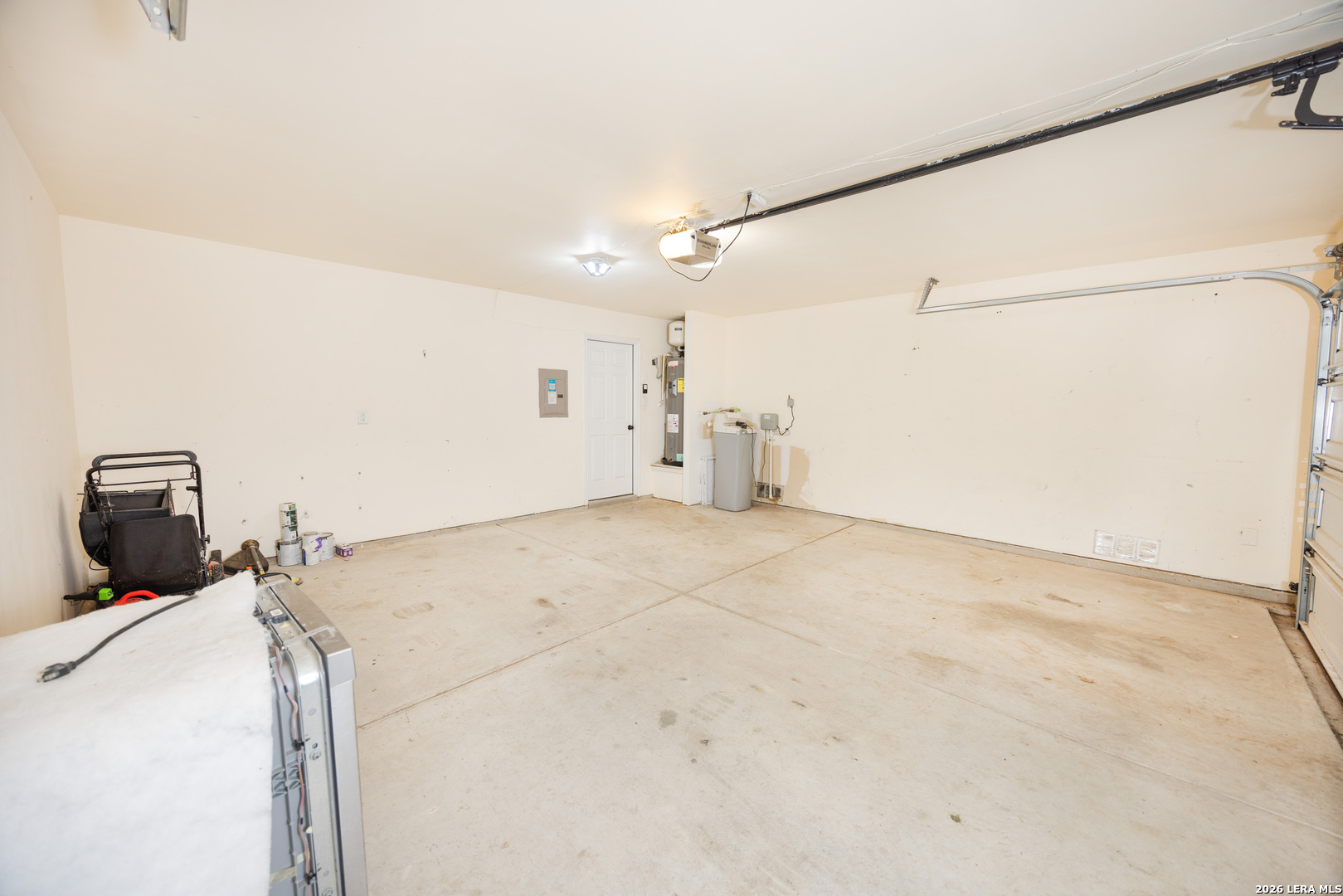 3633 Double Diamond Selma TX 78154