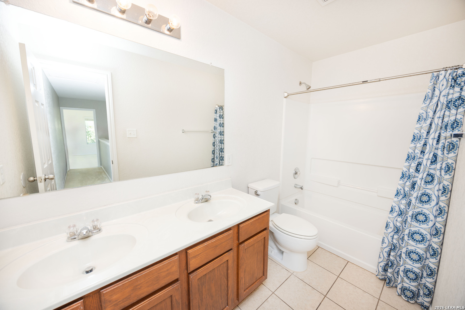 3633 Double Diamond Selma TX 78154