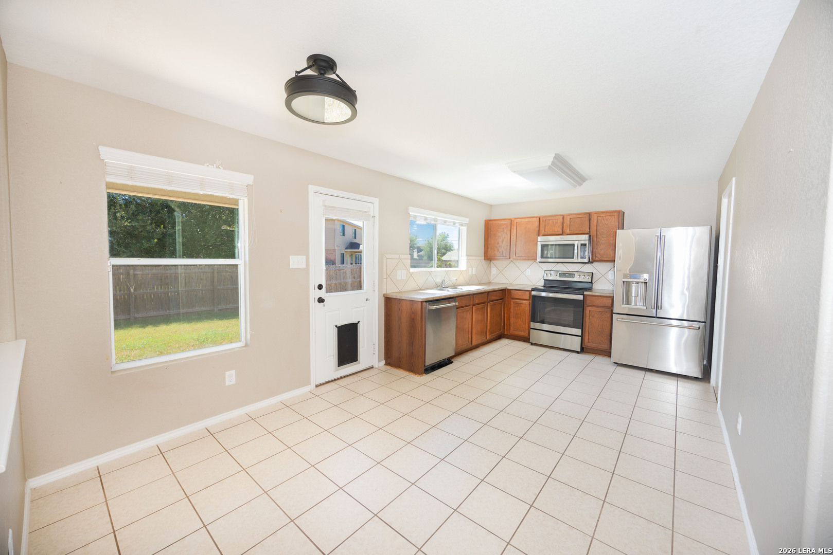 3633 Double Diamond Selma TX 78154