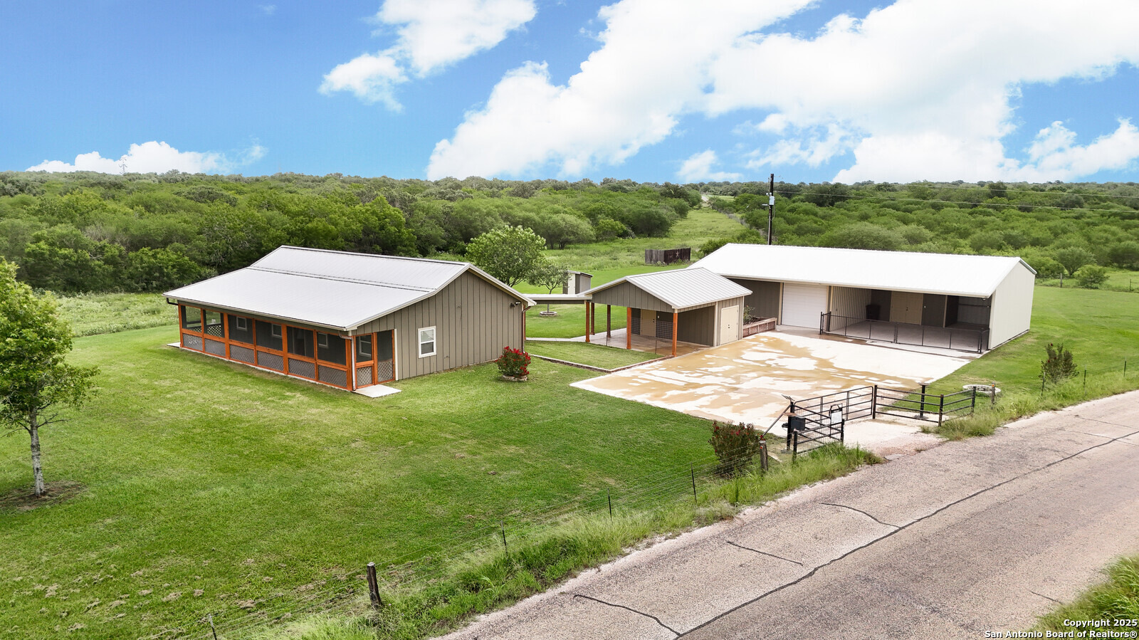 891 Hopkinsville Road Cuero TX 77954