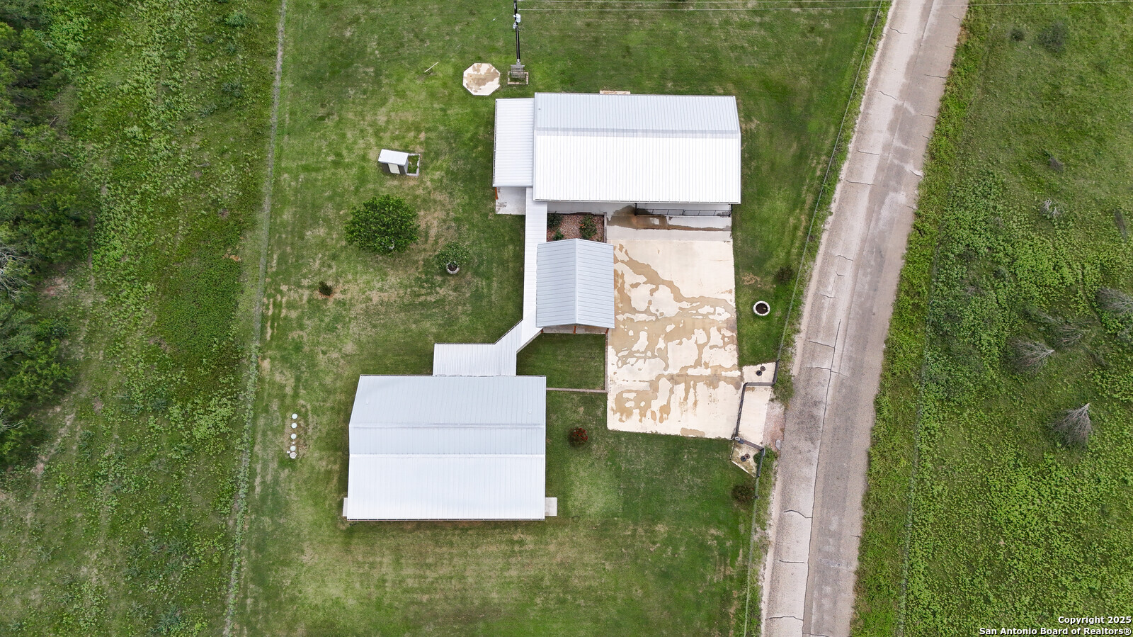 891 Hopkinsville Road Cuero TX 77954