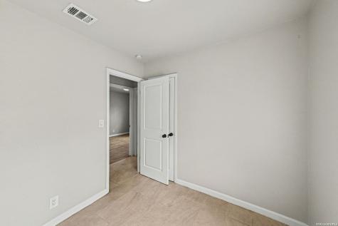6034 Castle Hunt San Antonio TX 78218