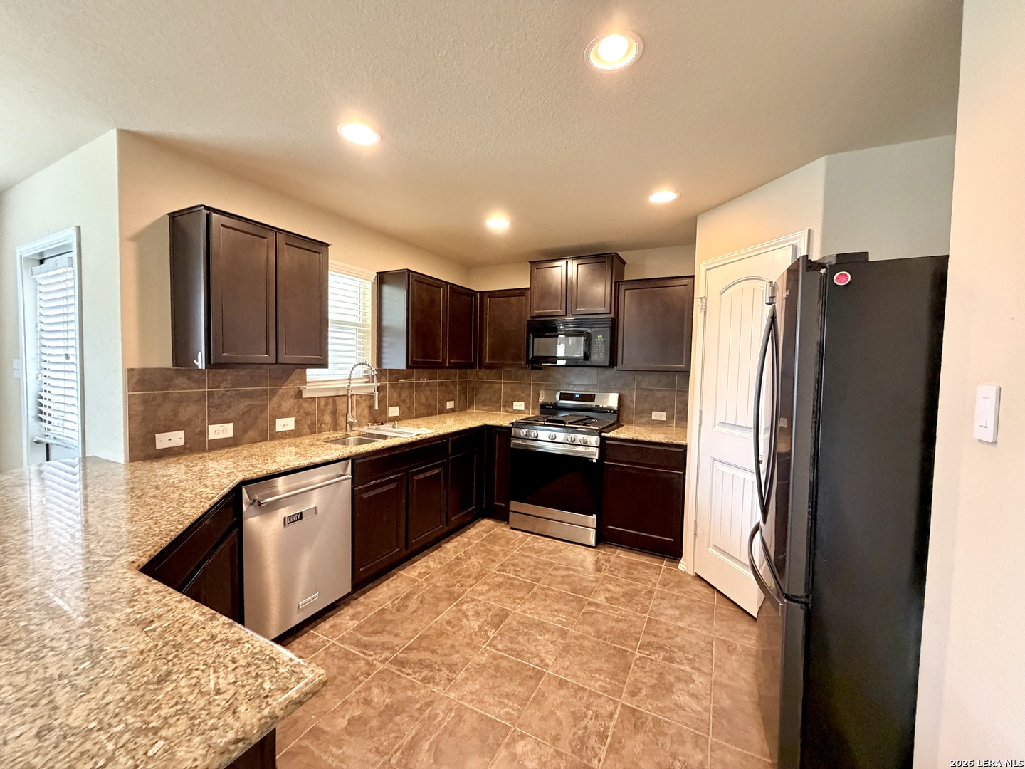 6130 Hackberry Pond San Antonio TX 78244