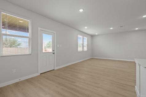 2310 Crisp Glen San Antonio TX 78224