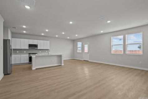 2310 Crisp Glen San Antonio TX 78224