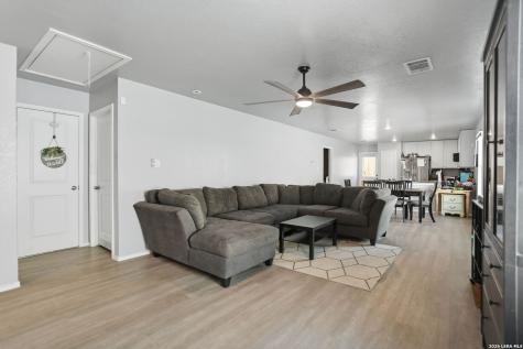 10231 Mesa Medina San Antonio TX 78252