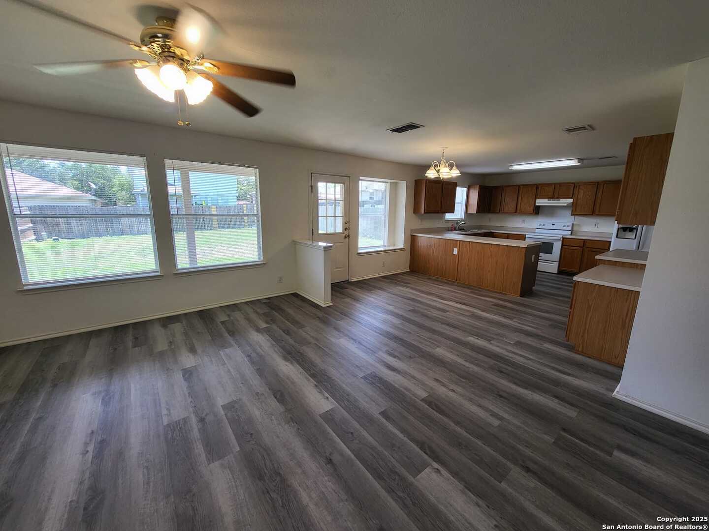 638 Granite Cliff San Antonio TX 78251