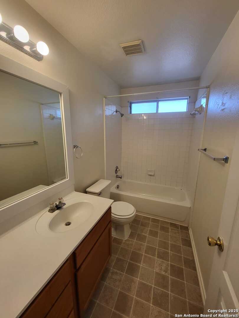 638 Granite Cliff San Antonio TX 78251