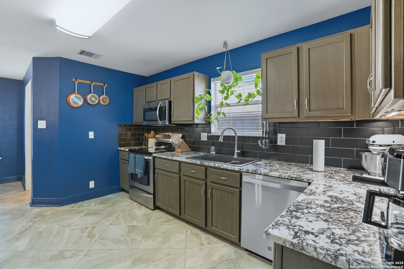 663 Lynx Mountain San Antonio TX 78251