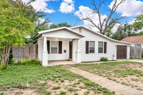 1607 14th Street Hondo TX 78861