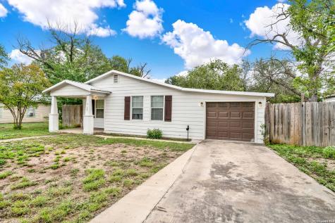 1607 14th Street Hondo TX 78861