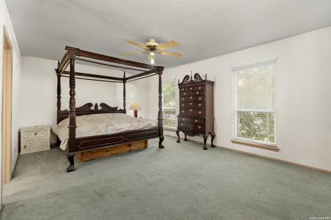 13711 Hunters Moss San Antonio TX 78230