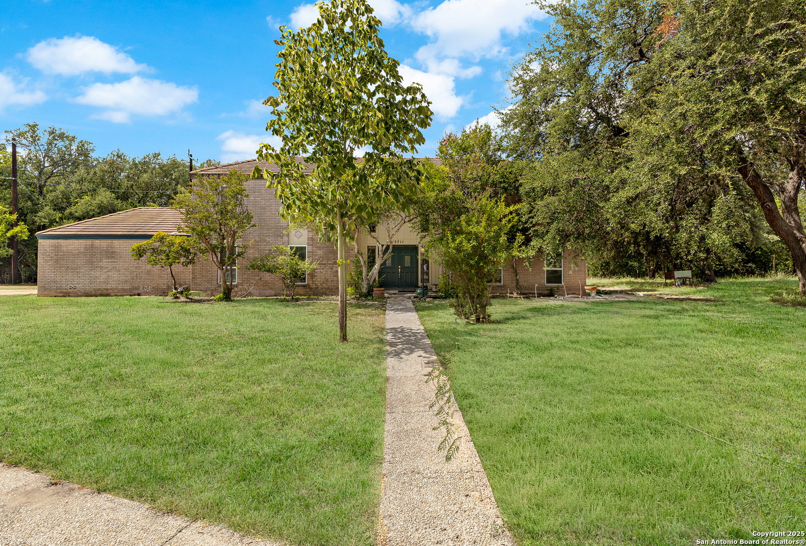 13711 Hunters Moss San Antonio TX 78230