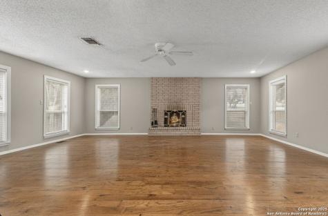 13711 Hunters Moss San Antonio TX 78230