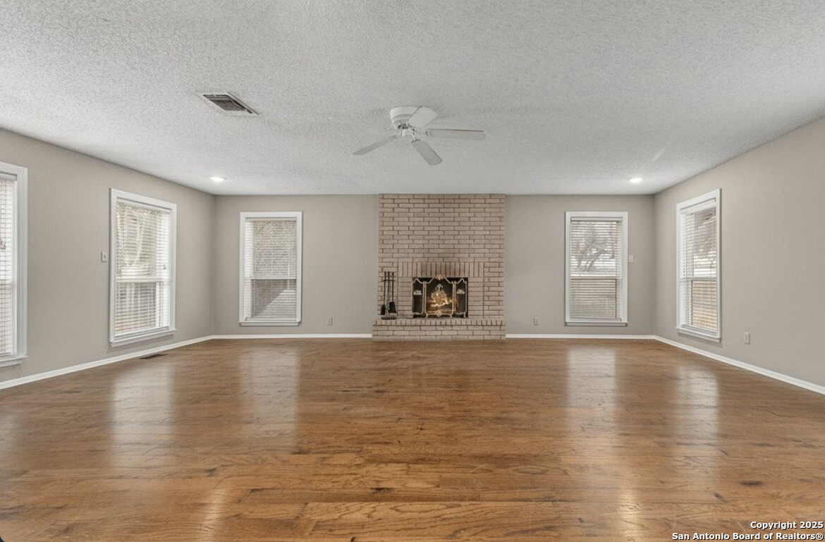 13711 Hunters Moss San Antonio TX 78230
