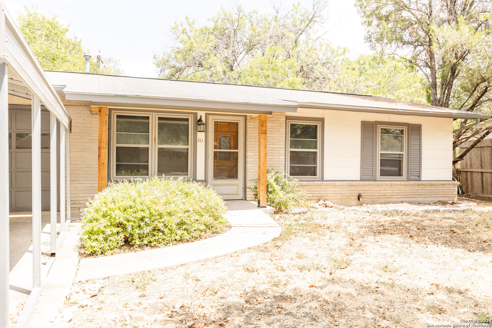 211 S Guilford Drive San Antonio TX 78217
