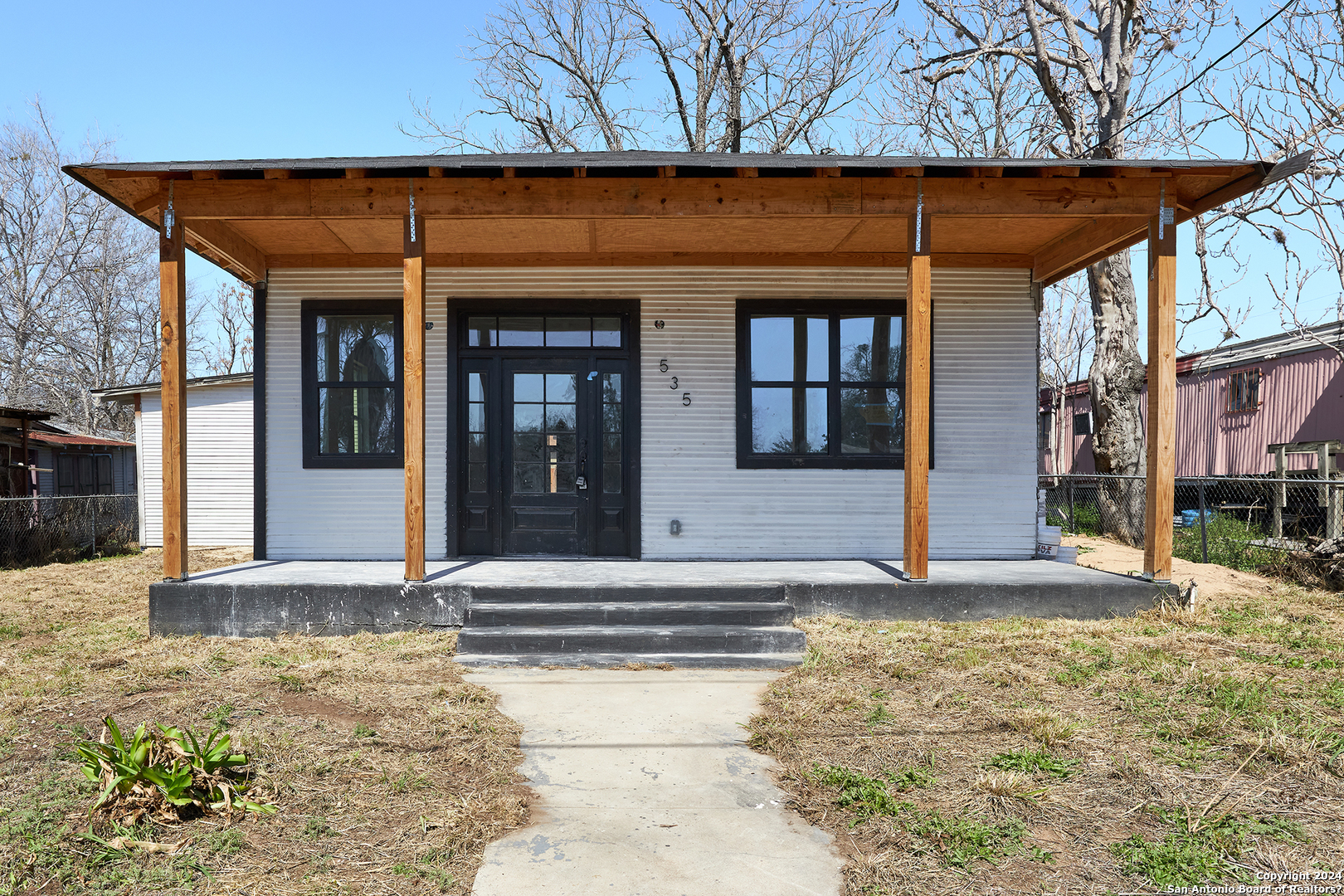 535 Austin Street Pleasanton TX 78064