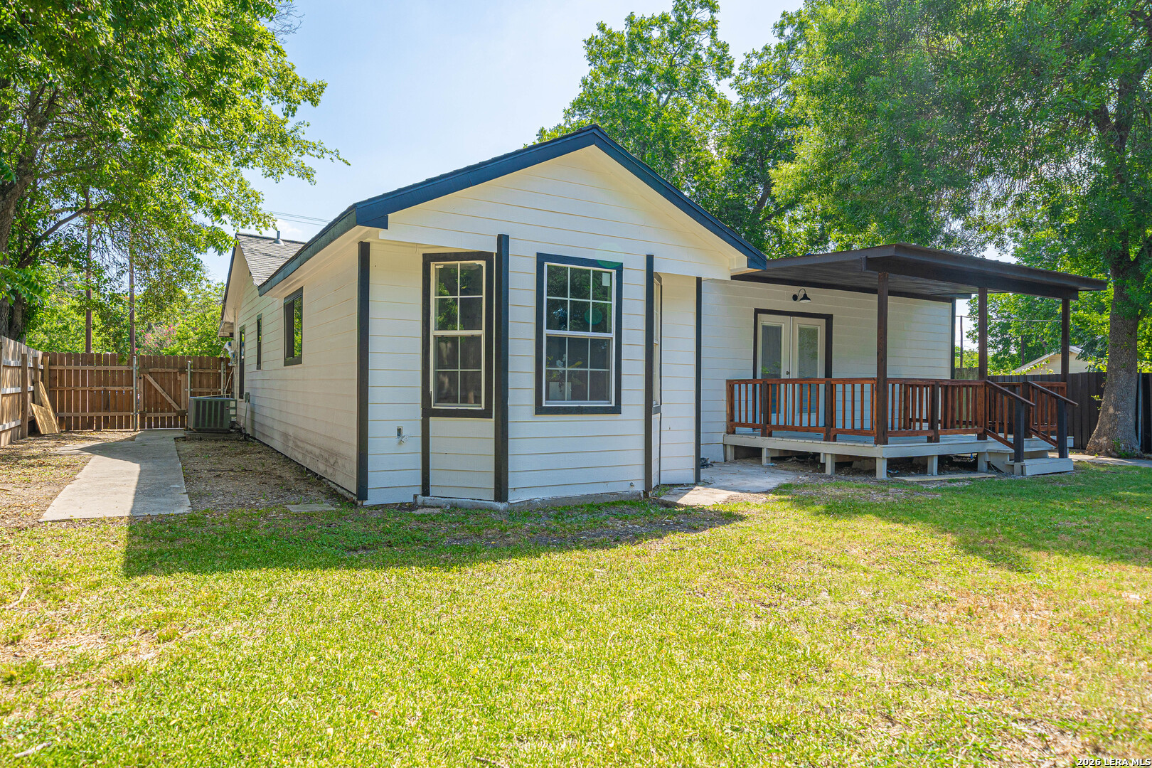 159 S Hackberry Avenue New Braunfels TX 78130
