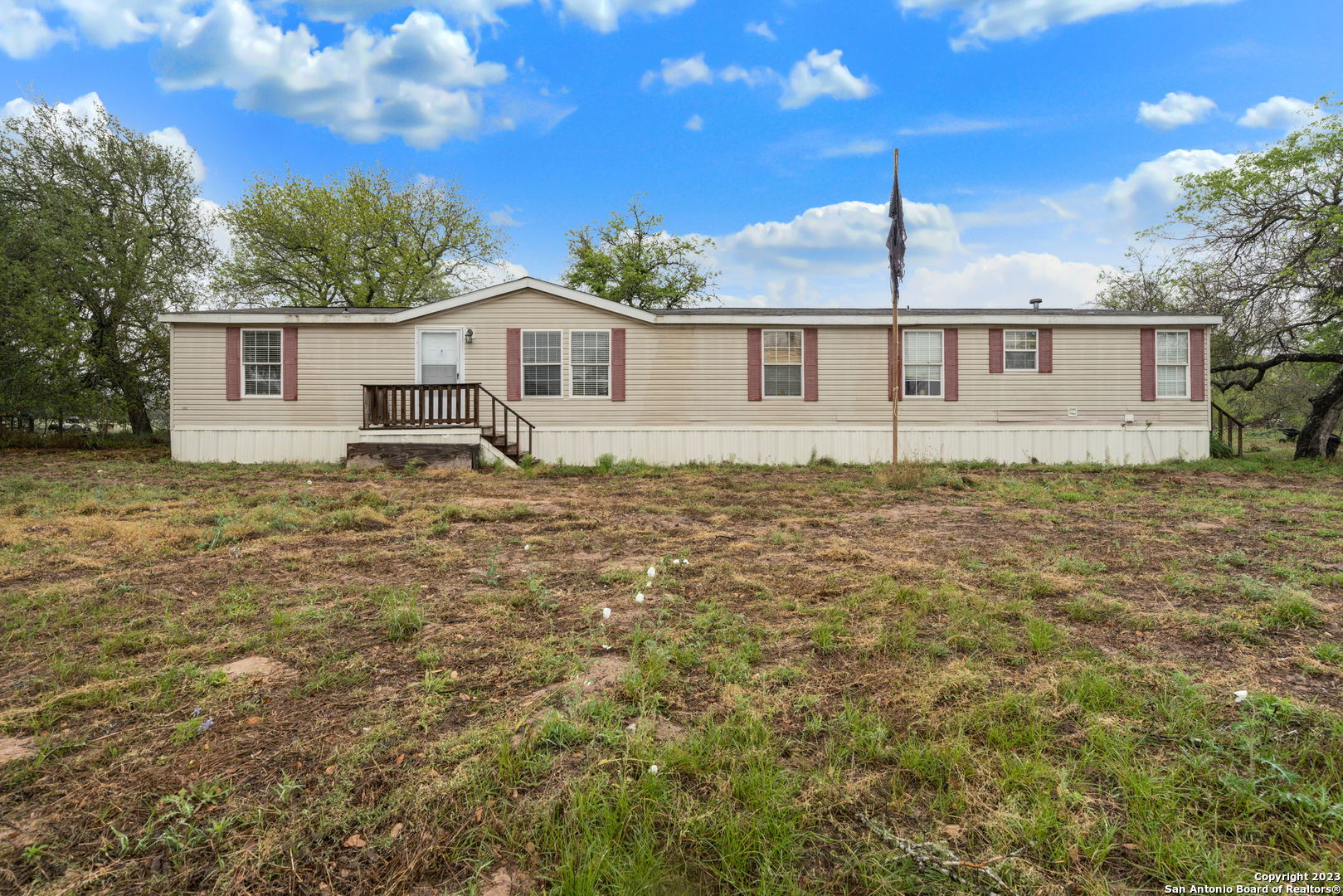 1690 River Oaks Drive Poteet TX 78065