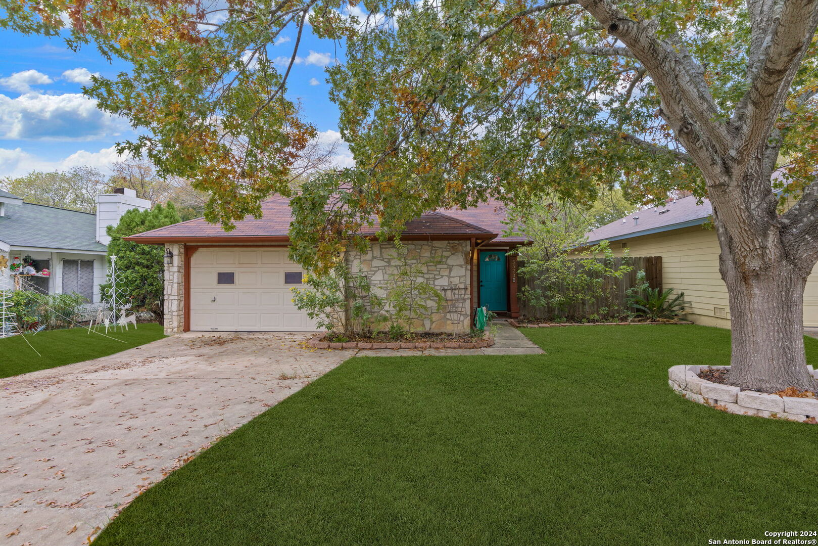 5523 Dashing Creek Street San Antonio TX 78247
