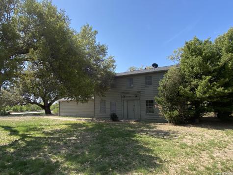 300 Avenue M Hondo TX 78861