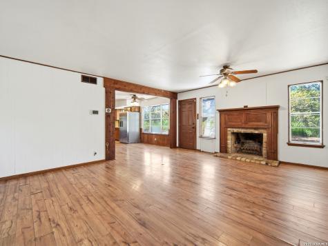 300 Avenue M Hondo TX 78861
