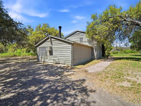 300 Avenue M Hondo TX 78861