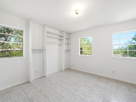 300 Avenue M Hondo TX 78861