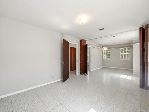 300 Avenue M Hondo TX 78861