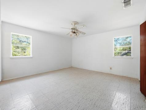 300 Avenue M Hondo TX 78861