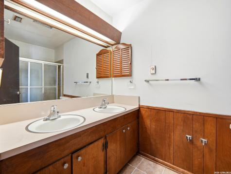 300 Avenue M Hondo TX 78861