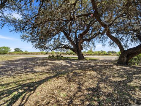 300 Avenue M Hondo TX 78861