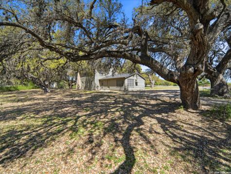 300 Avenue M Hondo TX 78861