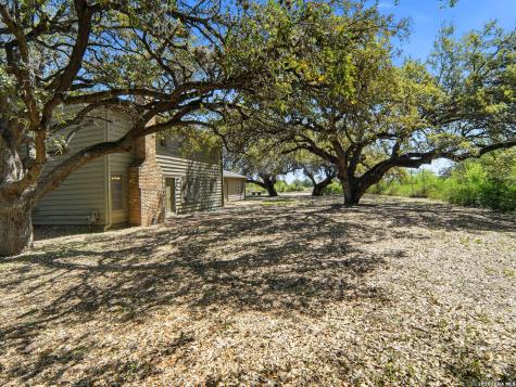 300 Avenue M Hondo TX 78861
