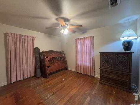 131 Danny Clay Drive San Antonio TX 78228