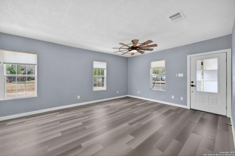1203 Avenue J Hondo TX 78861