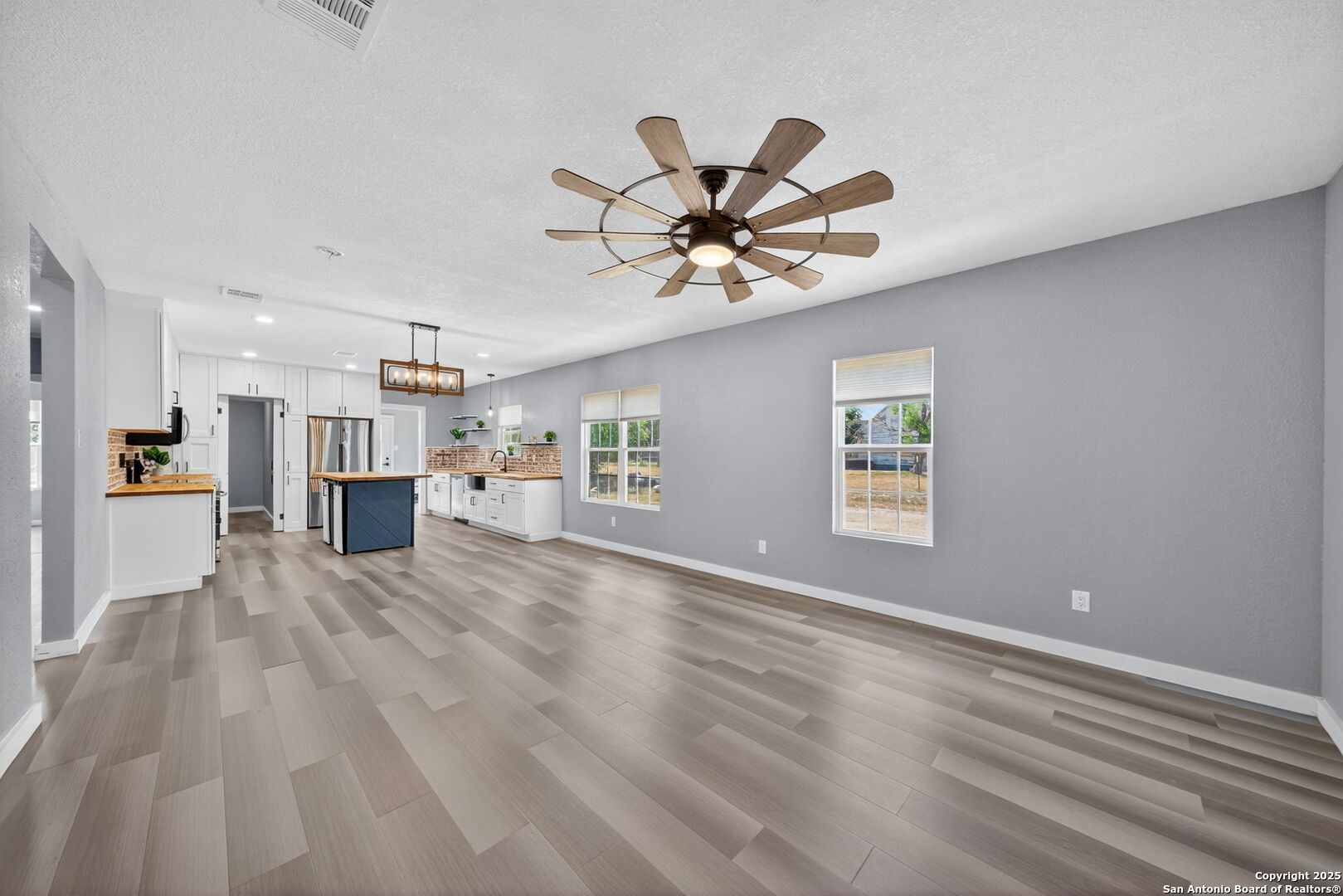 1203 Avenue J Hondo TX 78861