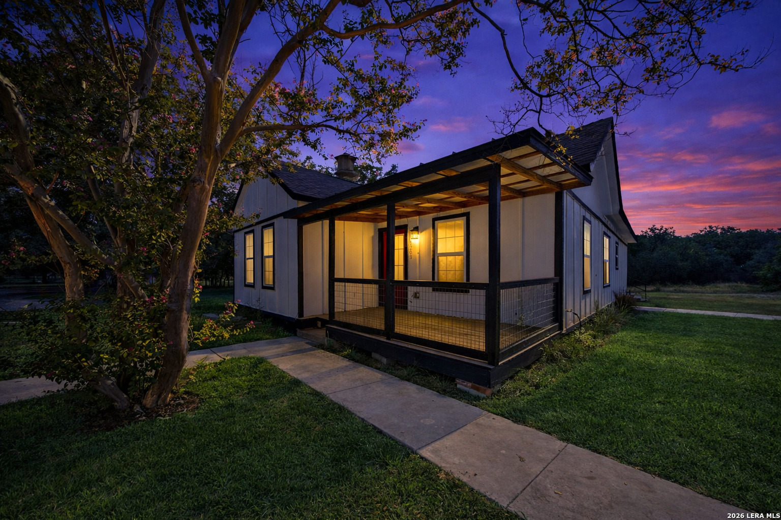 1203 Avenue J Hondo TX 78861