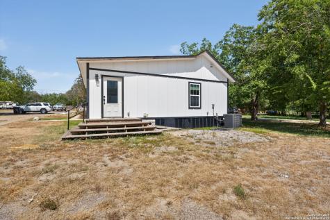 1203 Avenue J Hondo TX 78861