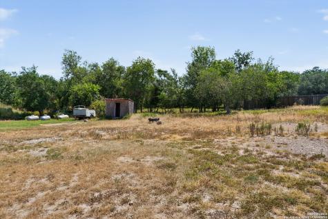 1203 Avenue J Hondo TX 78861
