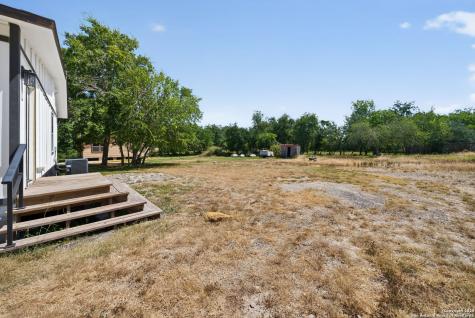 1203 Avenue J Hondo TX 78861
