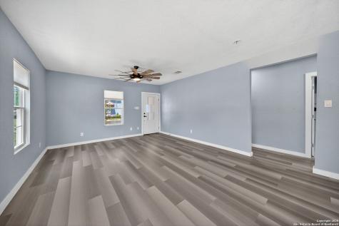 1203 Avenue J Hondo TX 78861