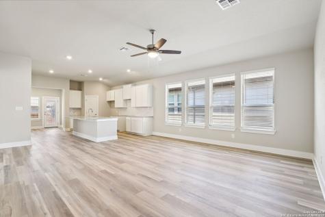 9638 Grand Via Boulevard Converse TX 78109