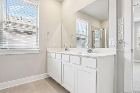9638 Grand Via Boulevard Converse TX 78109
