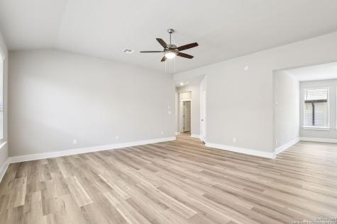 9638 Grand Via Boulevard Converse TX 78109