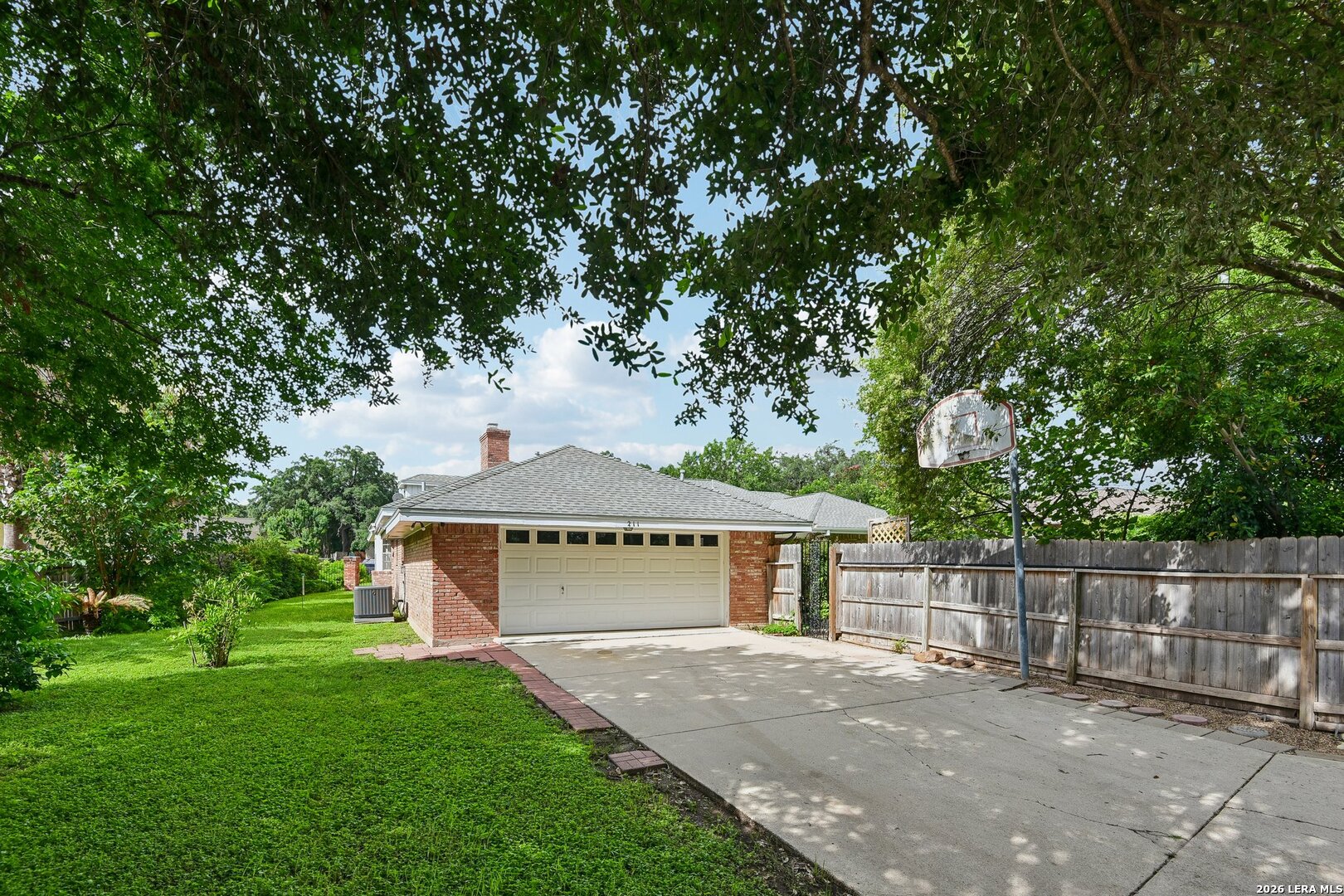 211 Chattington Court Castle Hills TX 78213