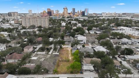 817 W Poplar Street San Antonio TX 78212