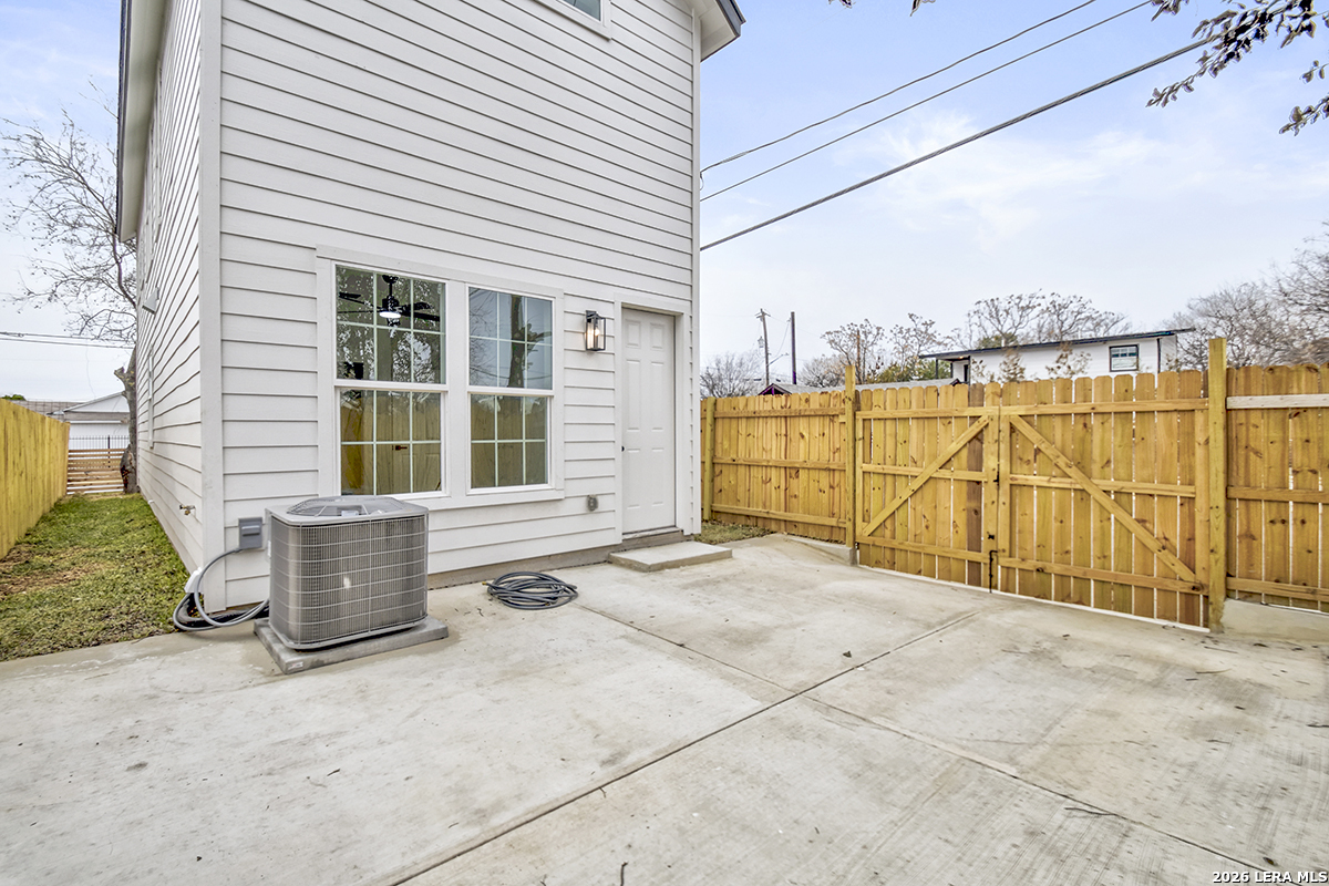 831 Montezuma San Antonio TX 78207