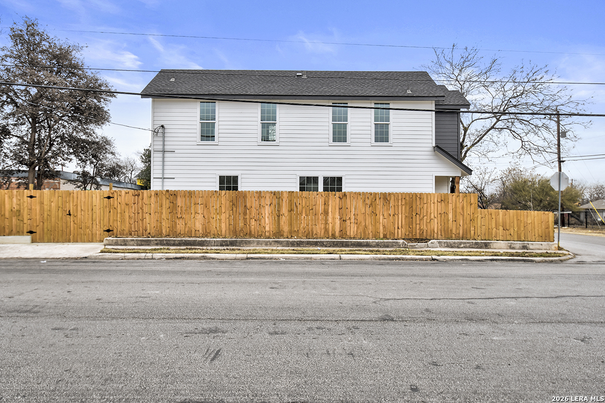 831 Montezuma San Antonio TX 78207