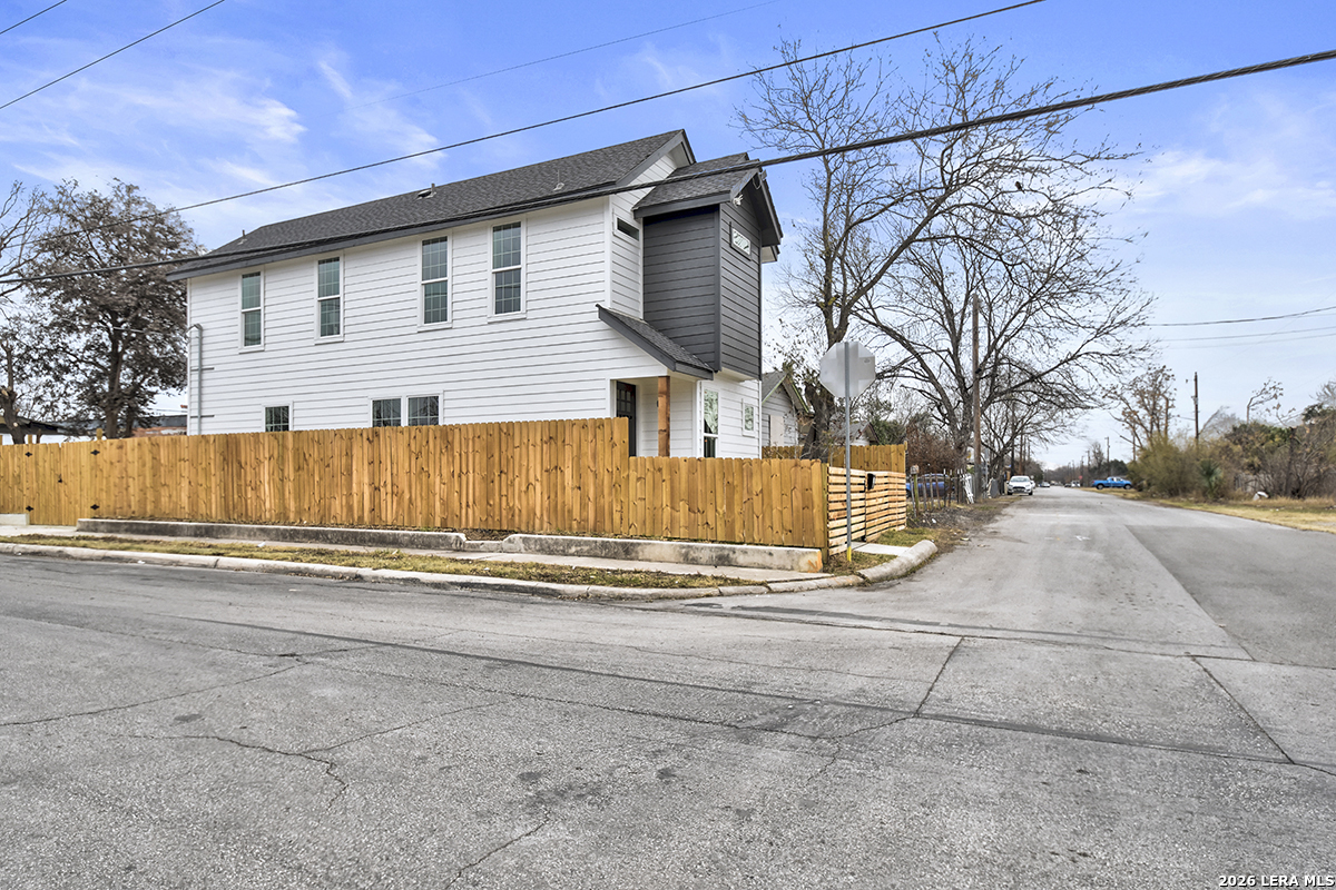 831 Montezuma San Antonio TX 78207